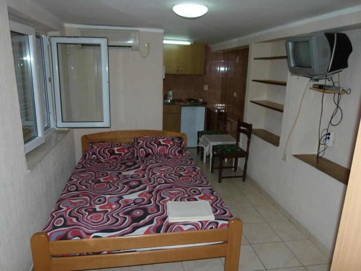Apartments Antic Budva Bilik gambar