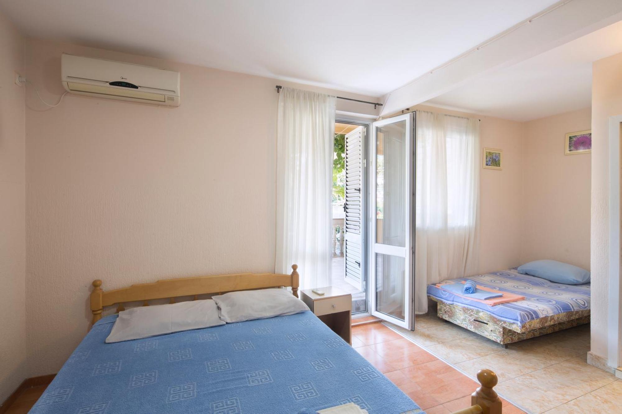 Apartments Antic Budva Bilik gambar