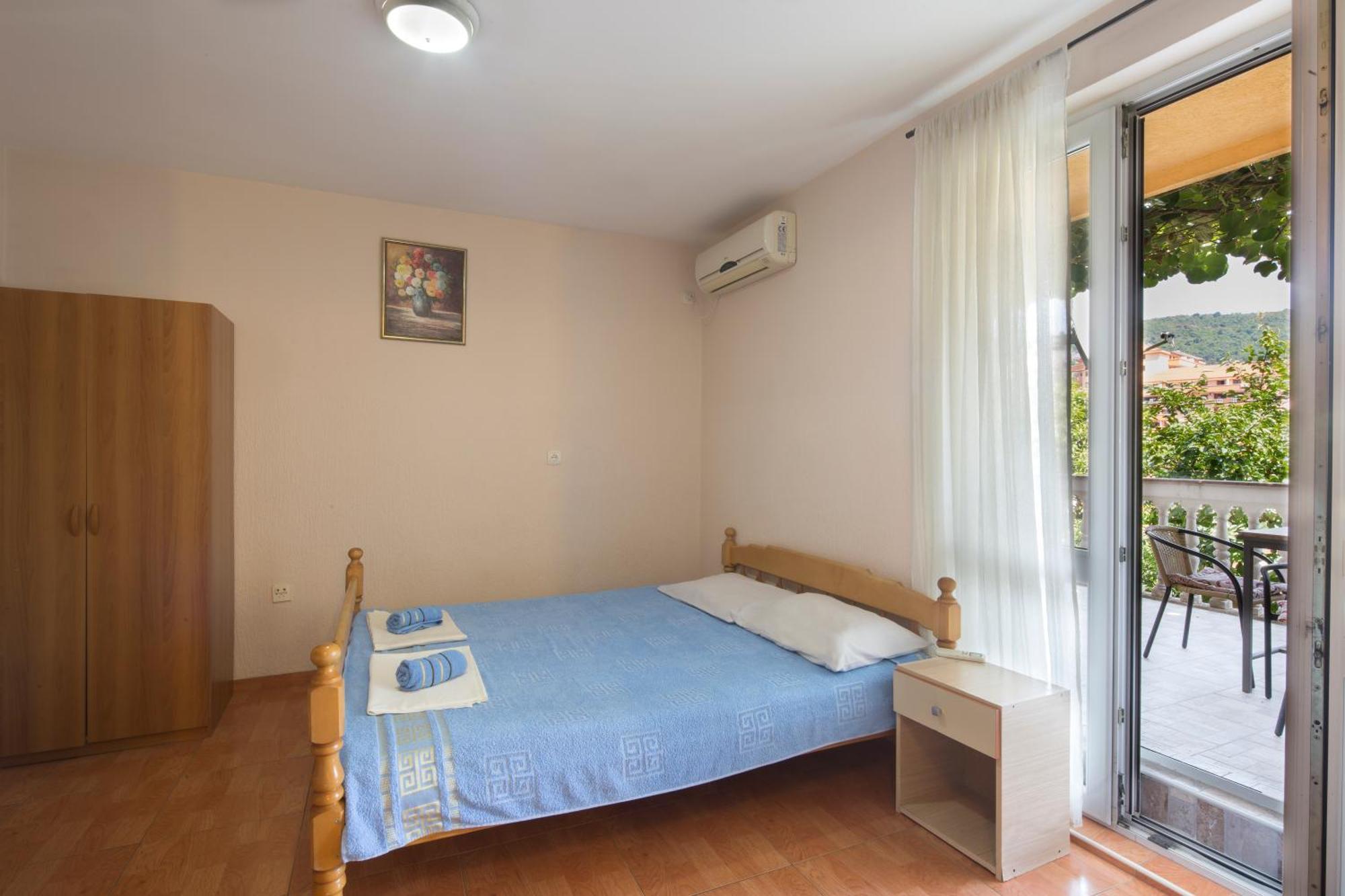 Apartments Antic Budva Bilik gambar